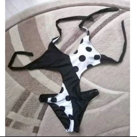 ❣️LAST 1❣️Chic & Sexy Black and White Polka Dot Monokini NWT - Picture 6 of 8